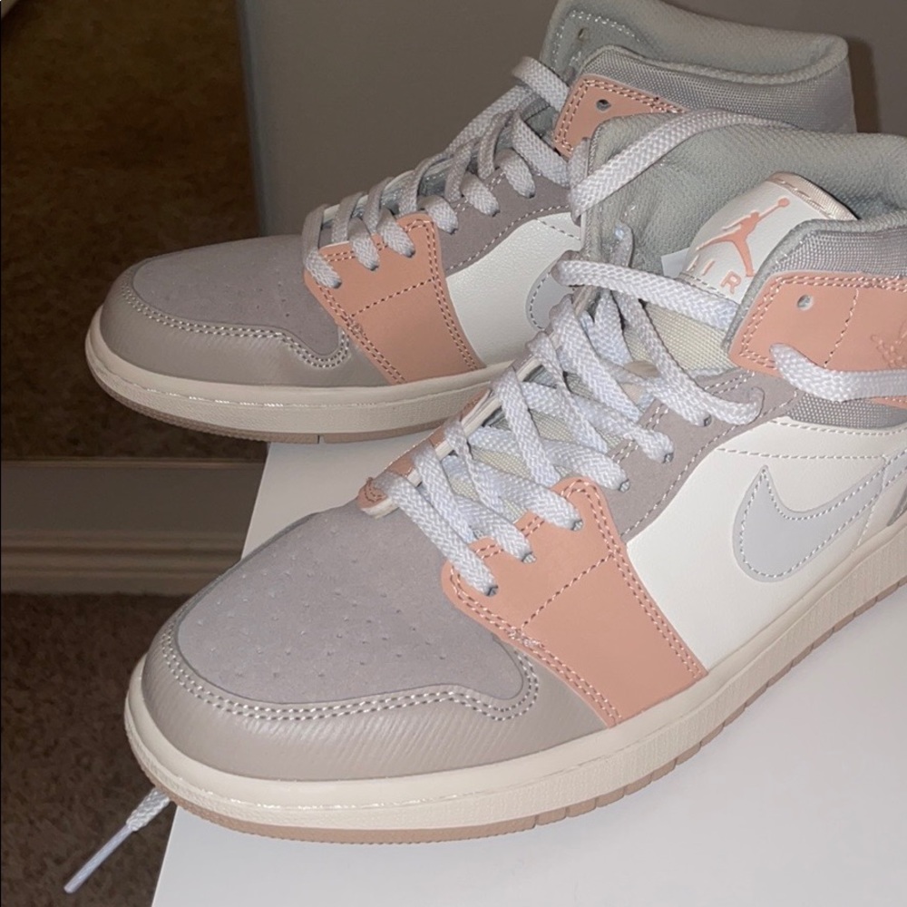 Jordan 1 mid Milan